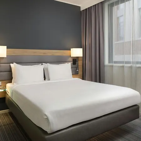 Hotel Moxy Merchant
