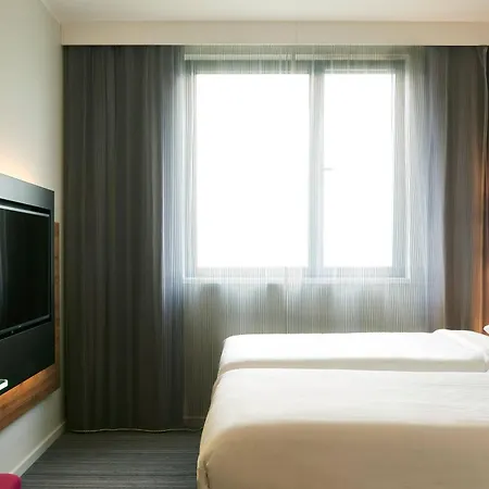 Hotel Moxy Merchant