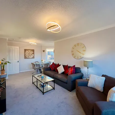 Chic & Cozy 2-bed Flat In - Free Parking * Glasgow