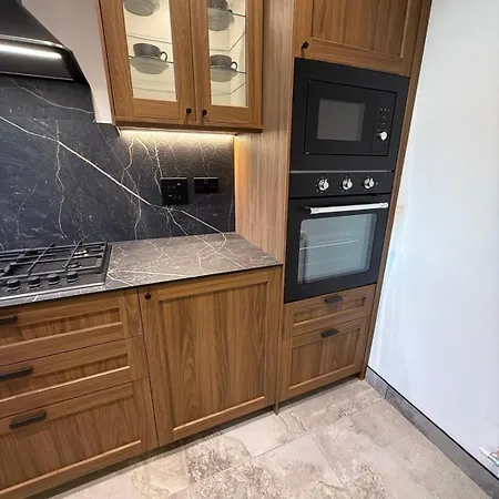 Away From In - Free Street Parking *