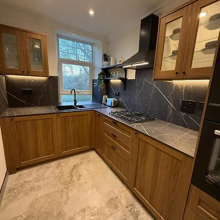 Lejlighed Away From In - Free Street Parking