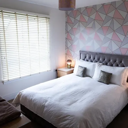 3br-sleeps6-parking-garden-citycentre Glasgow