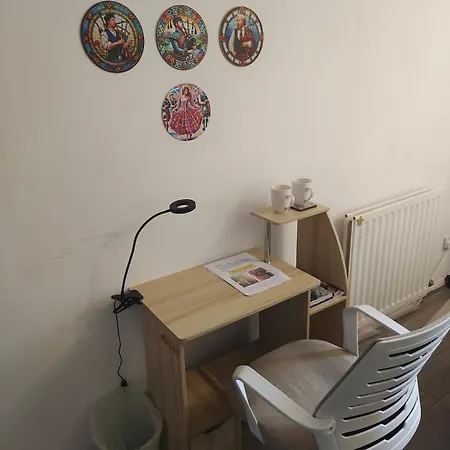 Free Parking 2-bedroom House In Appartement