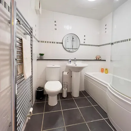 Sleek & Modern 2br - Easy Access To Centre * 글라스고