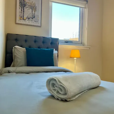 Sleek & Modern 2br - Easy Access To Centre 아파트