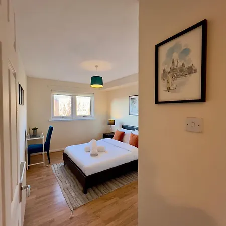 Sleek & Modern 2br - Easy Access To Centre 아파트