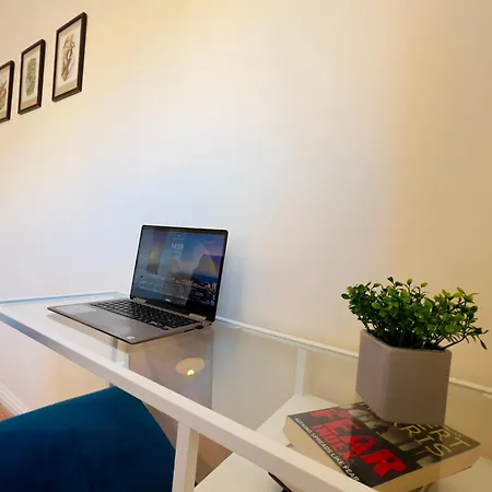 Sleek & Modern 2br - Easy Access To Centre 아파트 글라스고