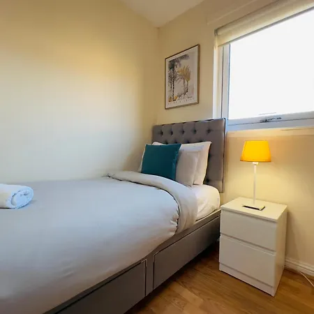 Sleek & Modern 2br - Easy Access To Centre 글라스고