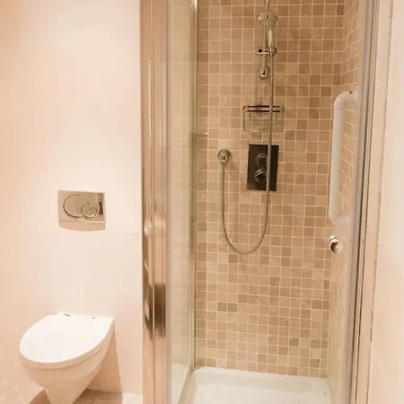 Elegant West End Flat In Apartament Glasgow