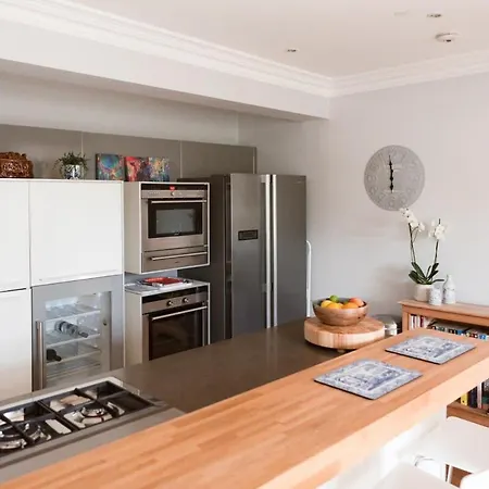 Apartament Elegant West End Flat In *