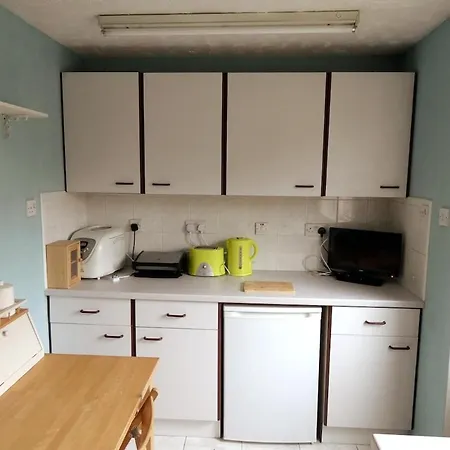 Semesterbostad Spacious 3 Bed House Near Sec