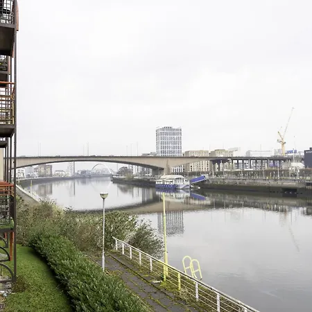 2 Bdr By Caledonia Luxe Short Lets & Serviced Apartmán