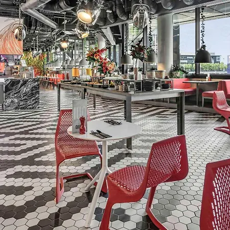 Radisson Red Hotel,