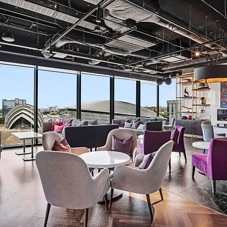 Hotel Radisson Red Hotel,