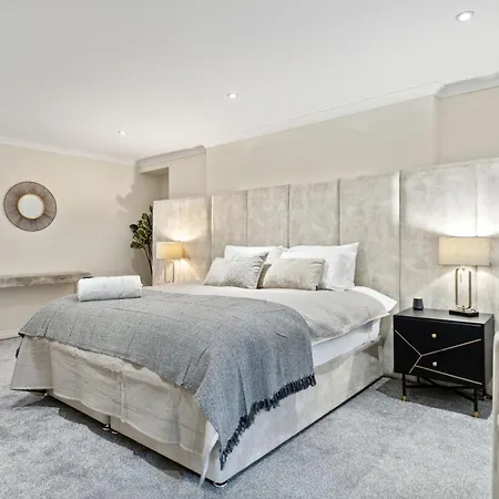 Apartman Timeless 5 Bed Duplex Flat *