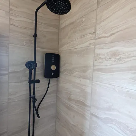 Modern 2-bed Flat In *