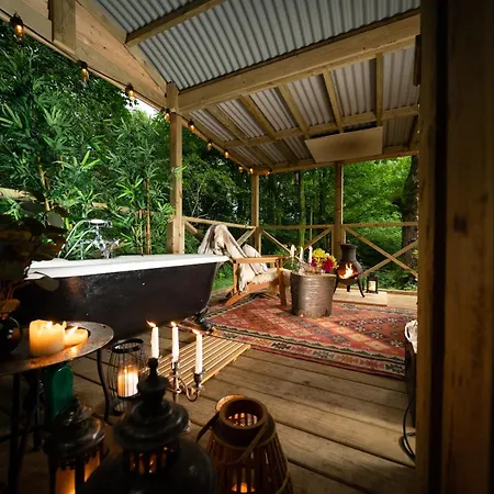 The Wagon At Finglen With Gorgeous Outdoor Bath *