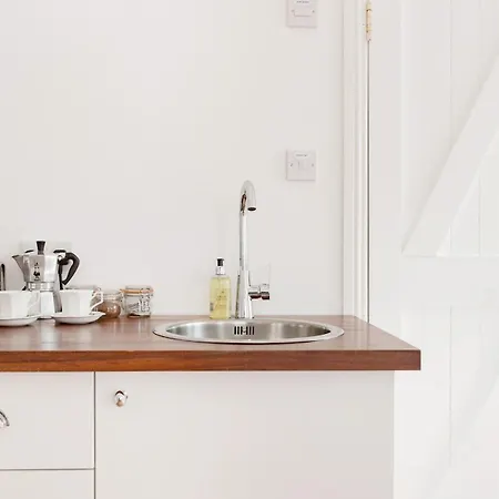 公寓 Converted Historical Stone Coach House