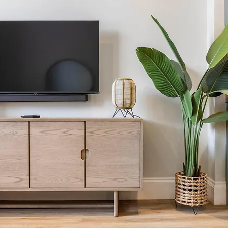 아파트 Cairn Introduces Arlington - Exclusive Centre Luxury