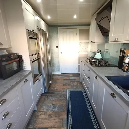 Double In Riverside - B Glasgow