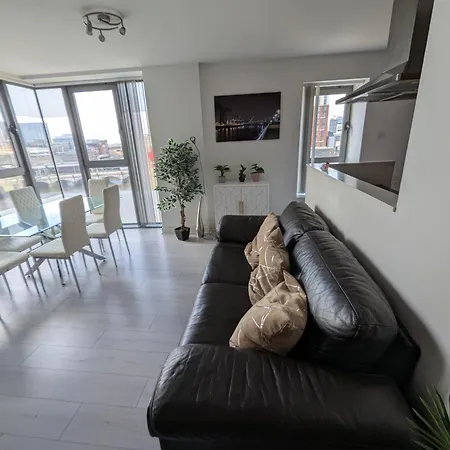 Apartment Centre Waterfront