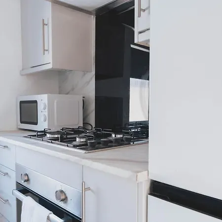 Stylish 3br By Hampden No 161 With Free Parking *