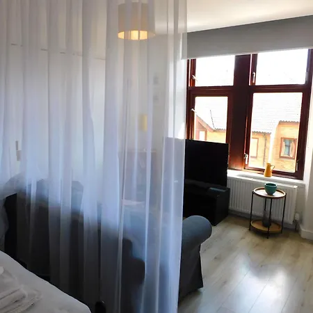 Modern Bright In South * Glasgow