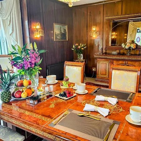 Finn Village Loch Lomond - The Black With Private Jacuzzi-style Bath Drymen