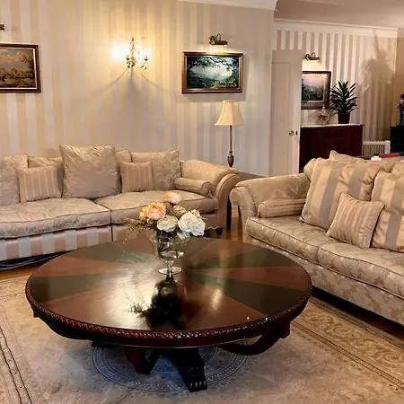 Penzion Finn Village - Loch Lomond - The Jungle With A Private Hot Tub Drymen