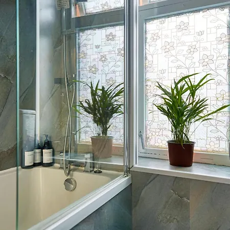 Comfortable 2br With Free Parking Apartamento