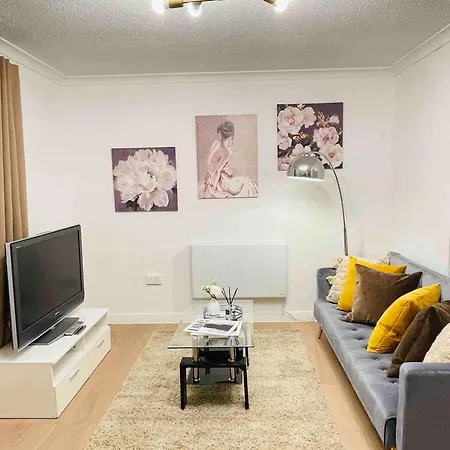 Lovely 1-bedroom In Near Subway 公寓
