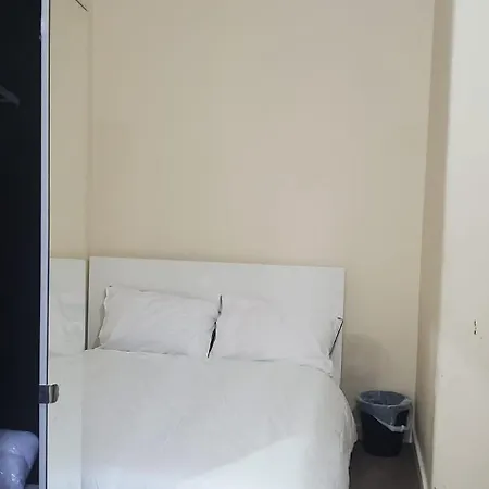 Cosy And Bright 3-bedroom Flat * Glasgow