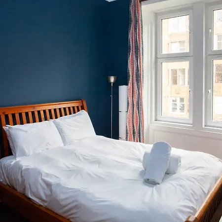 Modern, Light-filled And Sleek West End