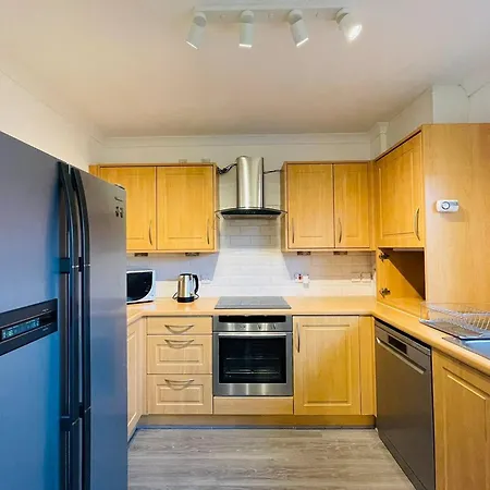 Casa de Férias Elegant 3br House In Glasgow