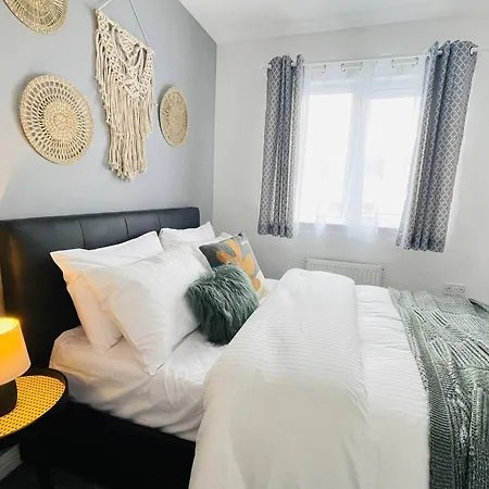 Elegant 3br House In Glasgow