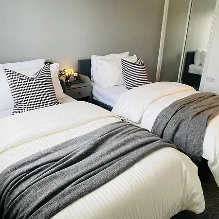 Elegant 3br House In Casa de Férias Glasgow