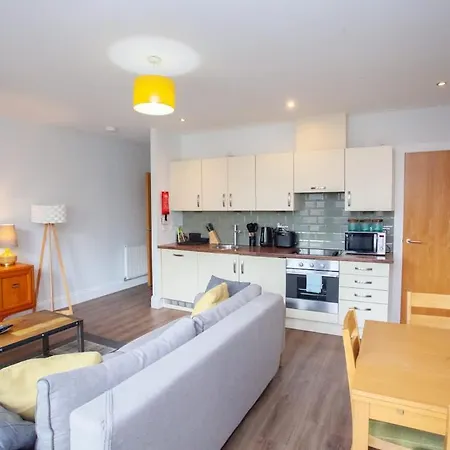 Stylish 3rd Floor Flat In Historic Merchant Apartman Glasgow