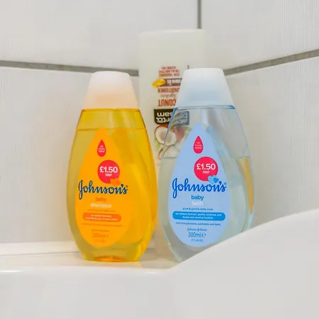 Modern 5 Bedroom Townhouse With Free Parking Holiday home