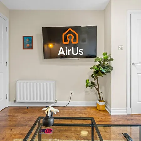 Holiday home Modern 5 Bedroom Townhouse With Free Parking