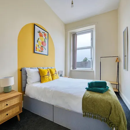 Group 4br Sleeps 11 Near Ibrox Parking