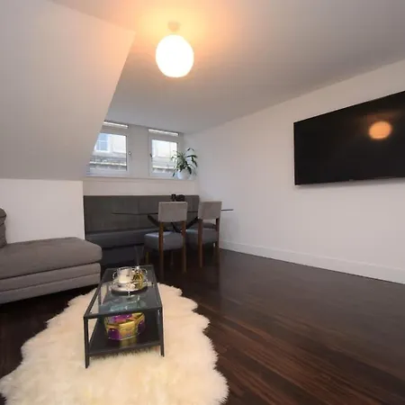 Stylish Flat George Sq 아파트
