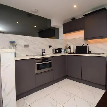 Stylish Flat George Sq 아파트