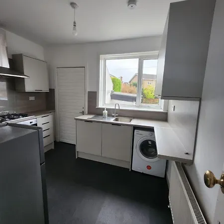 Charming 3-bed Oasis-free Parking Holiday home *