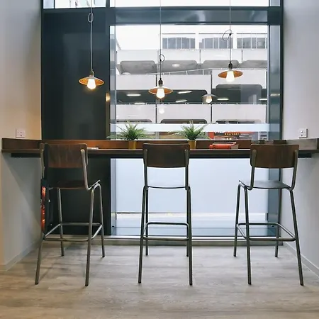 For Students Only - George Street In * 글라스고