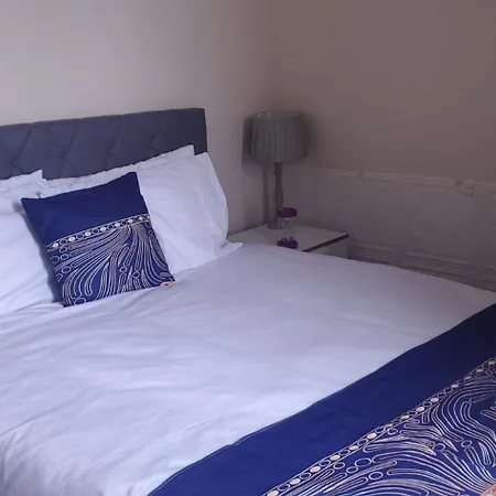 Cosy And Bright 3-bedroom Flat Glasgow