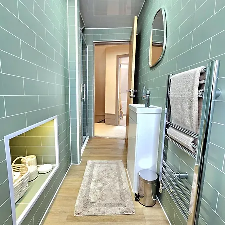 Newly Renovated Gem - Free Parking & Modern Comfort 펜션 글라스고