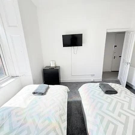 2br, Sleeps 6, Green, Free Parking & Walk Dist To Centre