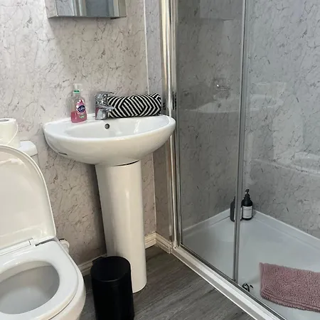 Apartmán 3br Near Ibrox Subway Sleeps 7 And Parking Glasgow