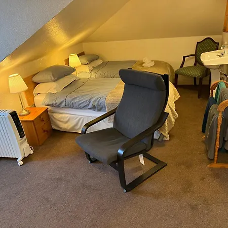 Glades House ゲストハウス グラスゴー