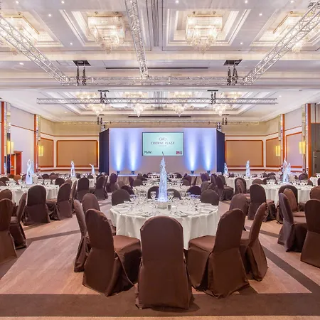 Crowne Plaza By Ihg Hotel 4*